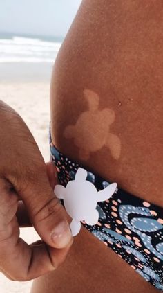 Great idea on how to get a sun tattoo just glue a paper to u of any shape you want, so cool