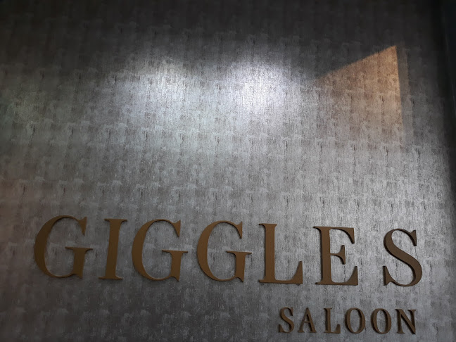 Comentarios y opiniones de Giggle's Saloon