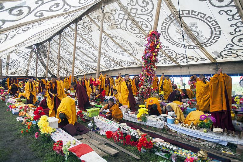 http://religionnews.com/wp-content/uploads/2017/07/webRNS-TIBETAN-PRAYER16-072017.jpg