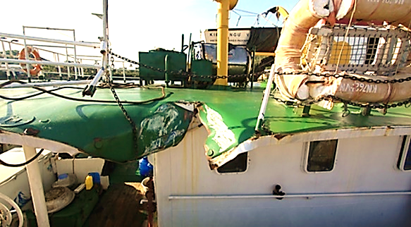 Image result for hình tàu kiểm ngư vn bị đâm việt nam bị tàu trung quốc đâm bể sườn trong vụ giàn khoan hd 981