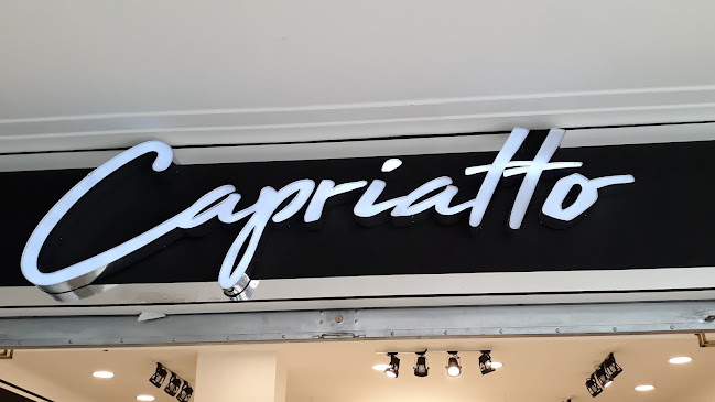 Mall del Rio, Av. Felipe II, Cuenca 010205