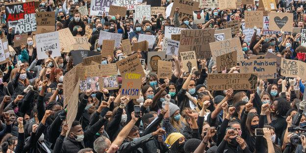 Zehntausende demonstrieren gegen Rassismusmünchen.cleaned