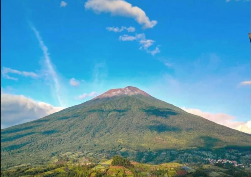 Mungkinkah Jika Gunung Slamet Meletus, Pulau Jawa Terbelah?