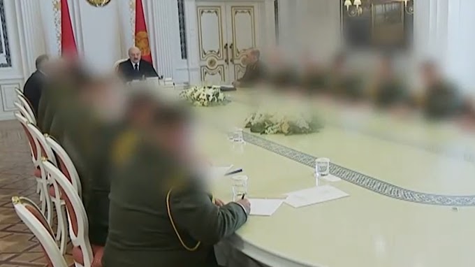 Телеканал "Беларусь 1" замазал лица силовиков с совещания у Лукашенко и не стал называть их имена