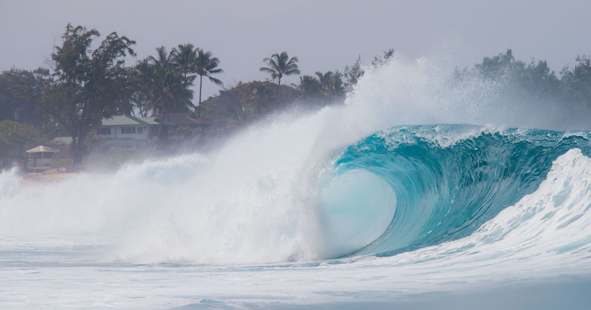 Pipeline Hawaii Boardriding Spots Banzai Pipeline Hawaii / A