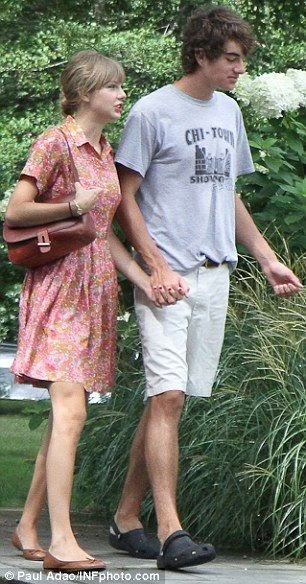 Taylor Swift Conor Kennedy Wedding - AmelieDalziel