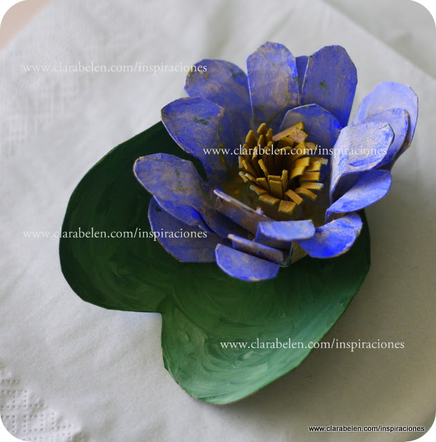 Manualidades: Originales flores de loto y nenúfar con rollos de papel higiénico