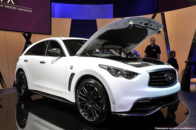 Infiniti FX: version of Sebastian Vettel Infiniti introduced a crossover designed with Sebastian Vettel - the German Formula 1 racing driver and the youngest world champion (2010 season).