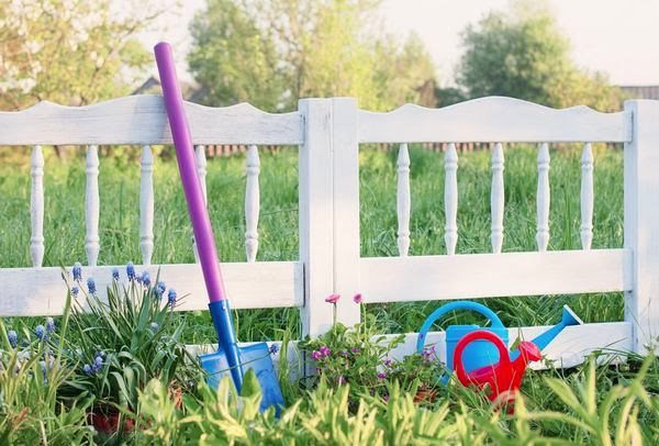 20 самых интересных дачных заборов для наших широт