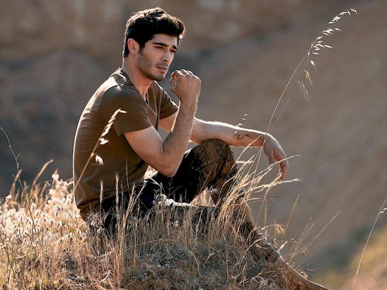 Burak Deniz Wiki,instagram,height,wife,biography,age,family,networth ...