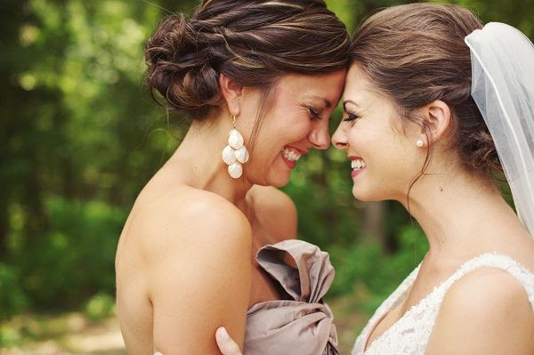 Bride and Maid of Honor picture.