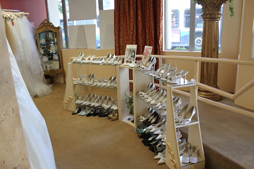 Bridal Shop «LaBelle Salon Bridal (La Belle Reve)», reviews and photos, 10630 NE 8th St, Bellevue, WA 98004, USA