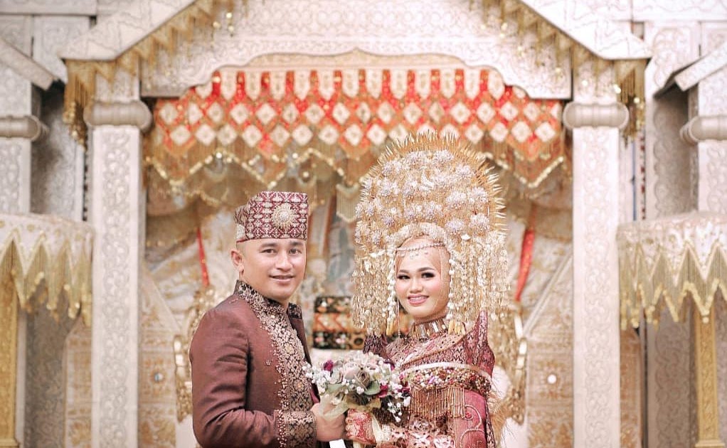 Gaun Nikah Orang Tua / 10 Ide Model Gaun Non Kebaya Untuk ...