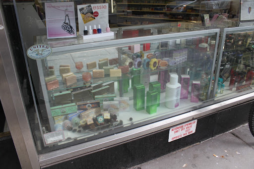 Pharmacy «Gallery Drug», reviews and photos, 131 E 60th St #1, New York, NY 10022, USA
