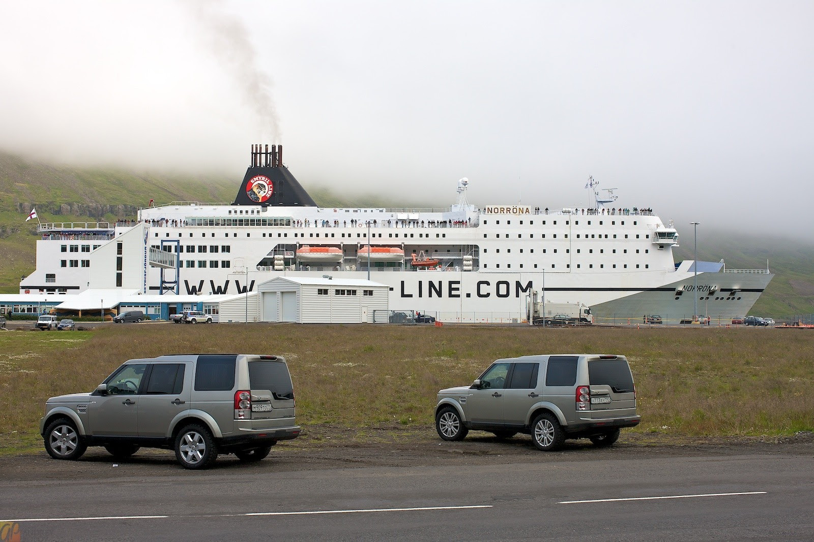 Что можно не брать в исландию. В Исландию на машине паром. Корабль Исландия сколько времени.