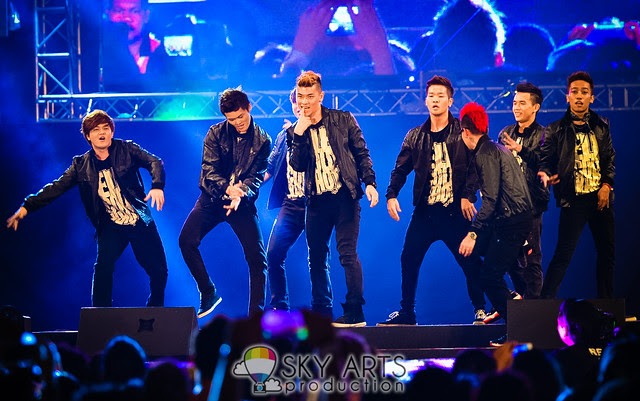 Twin Towers Alive 2013 #TTAlive Day 1 Demi Lovato UKiss Stylo2013 Elecoldxhot Atilia | TianChad.com