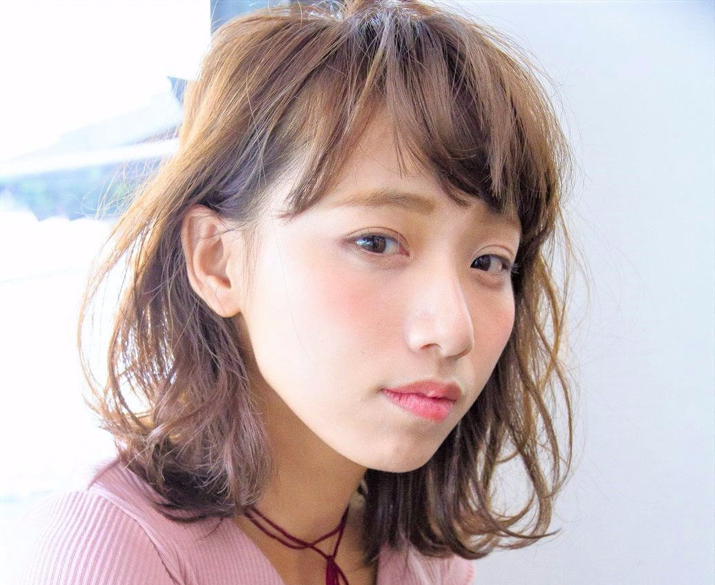 髪型 ミディアム 女優 Tura Panhwar