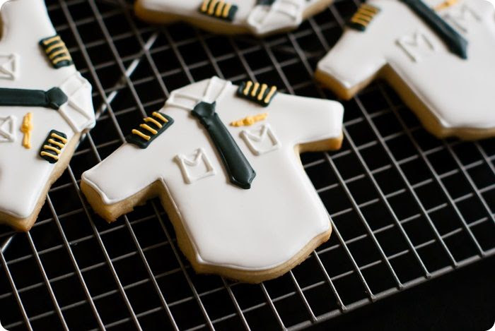 pilot shirt cookies