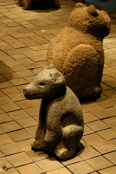 Berlin, Dahlem Museum, mezoamerikai kutya-szobrok