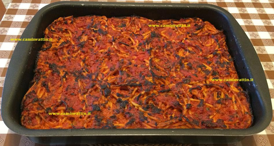 bucatini al forno alla pizzaiola bari