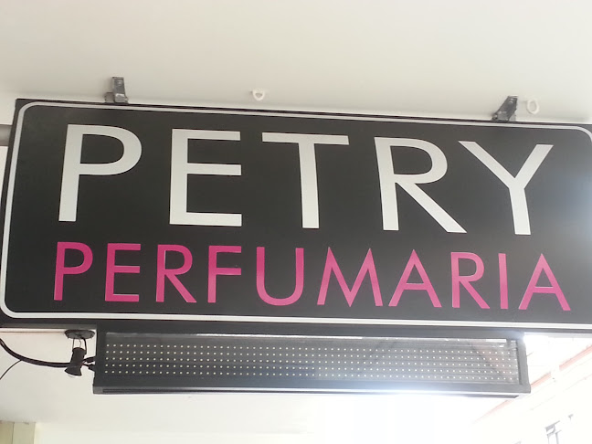 Comentários e avaliações sobre Julie Burk - Petry Perfumaria