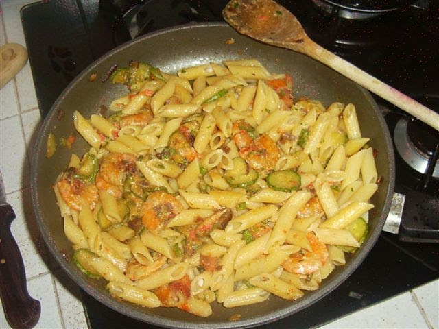 Happy to Cook: Farfalle with zucchini and shrimp