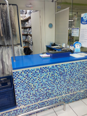 Carrefour - - Avenida Plínio Brasil Milano, 2343 - Higienópolis, Porto Alegre - RS, 90520-003