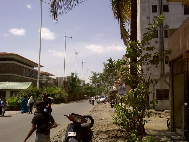 From Gawade Buildcon's Unique Enclave - 2 BHK Flats next to Sulzon One Earth Campus at Sade-Satara-Nali Gram Panchayat, Hadapsar, Pune 411028 to Amanora