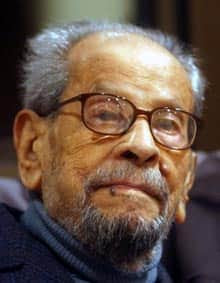 http://www.cbc.ca/gfx/images/arts/photos/2006/08/15/mahfouz-naguib-cp-10553151.jpg