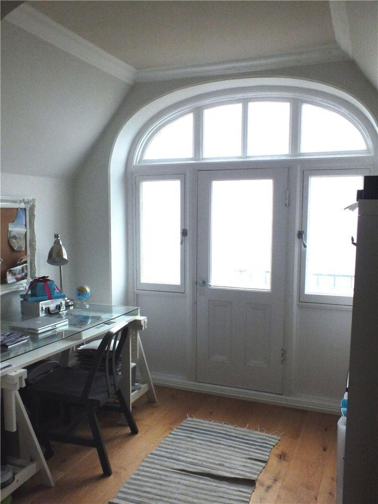Zoella's office