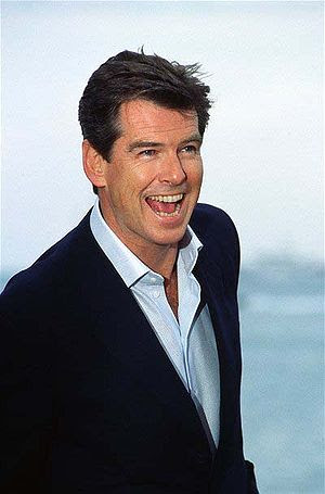 English: Brosnan Pierce at Cannes in 2002.