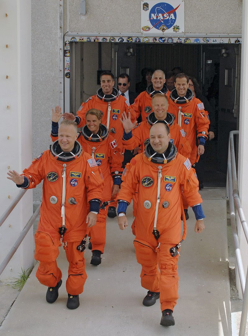 Jul15-2009-STS127liftoff-crew