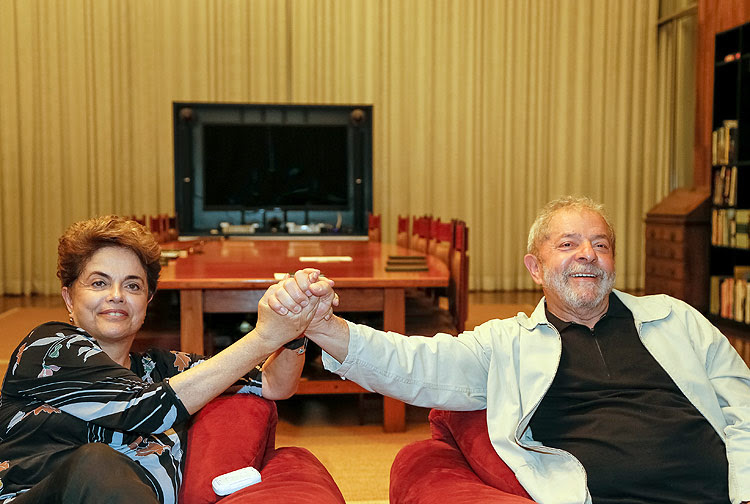Dilma Rousseff e Lula no Palácio da Alvorada, em agosto