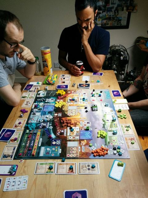 play board games