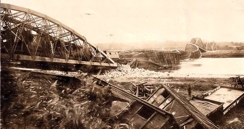 WWI Eastern Front- Waggons and bridge