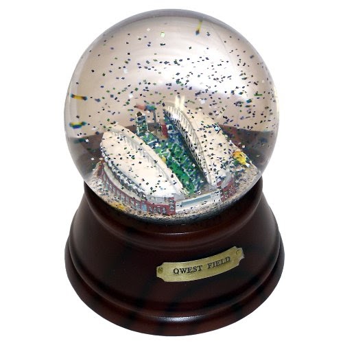 musical snow globes: NFL Seattle Seahawks Qwest Field Musical Snow Globe