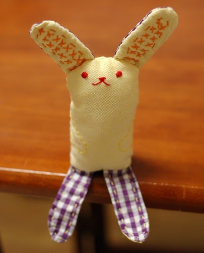 mairuru: How to make a sitting cat (or rabbit) plush