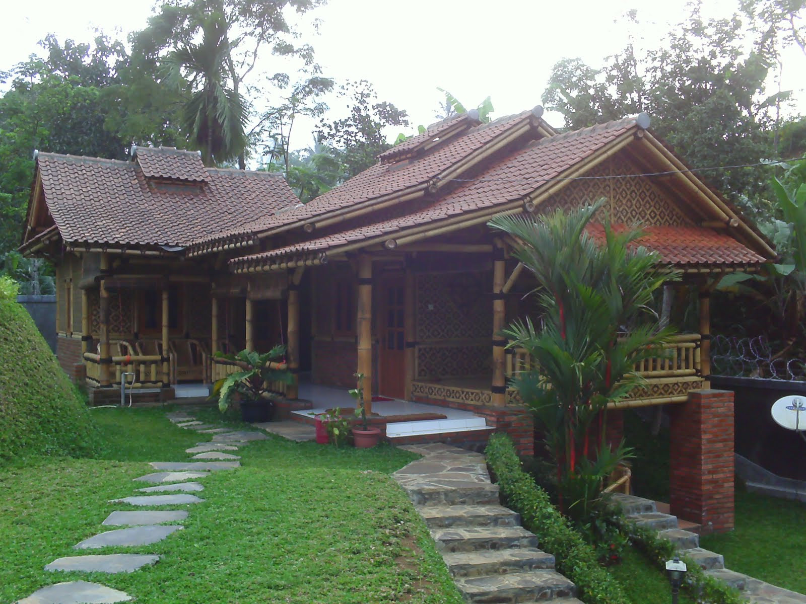 12 Aneka Model Rumah Bambu Jawa Barat Menarik RUMAH IMPIAN 12 Aneka Model Rumah Bambu Jawa Barat Menarik RUMAH IMPIAN