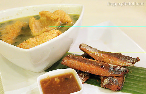 Chicharon Munggo with Crispy Paksiw P330