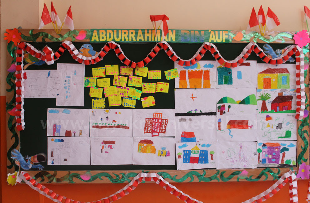 25 Inspirasi Keren Contoh Mading Tema Islami Panda Assed