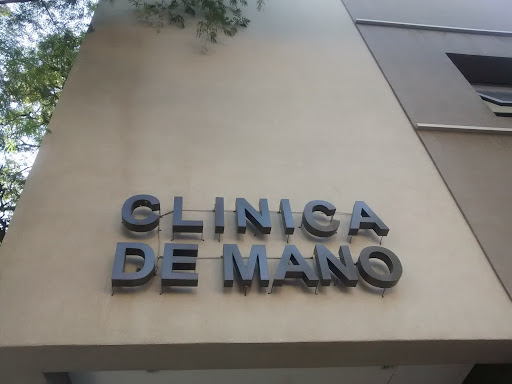 Clinica de Mano S.A.