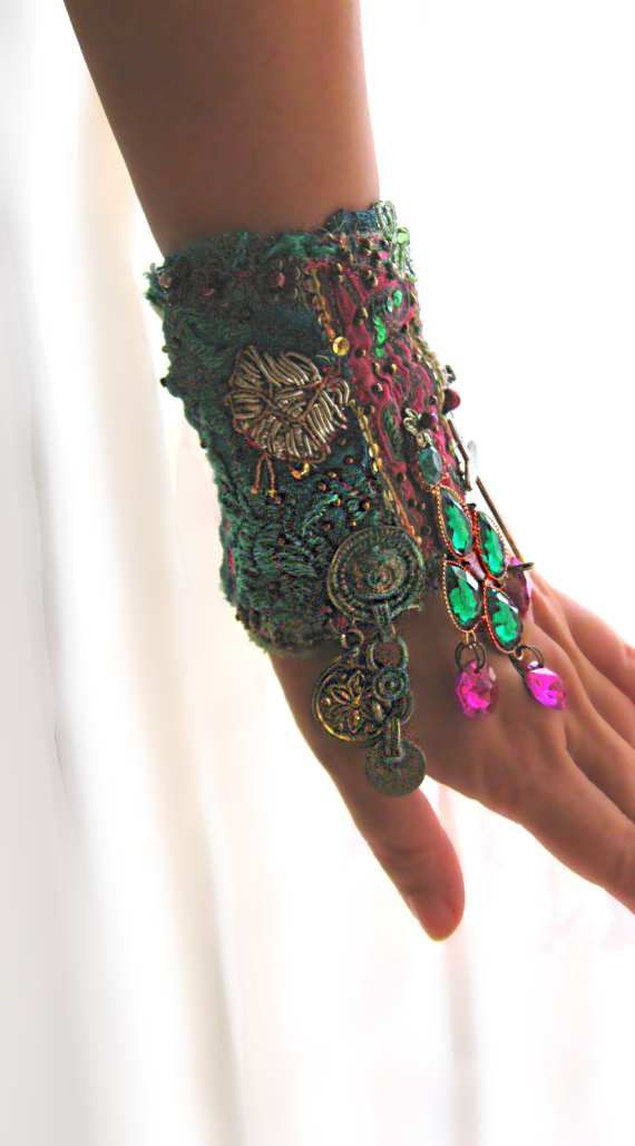 http://www.pinterest.com/pin/58828338857218696/ Tranquility Gypsy Jangle Bracelet Vintage by AllThingsPretty