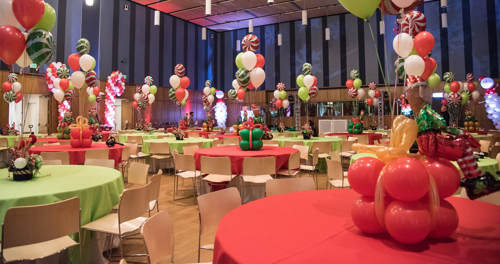20+ Christmas Party Decoration Rentals, Top Concept!