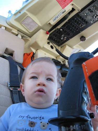riley playing 093