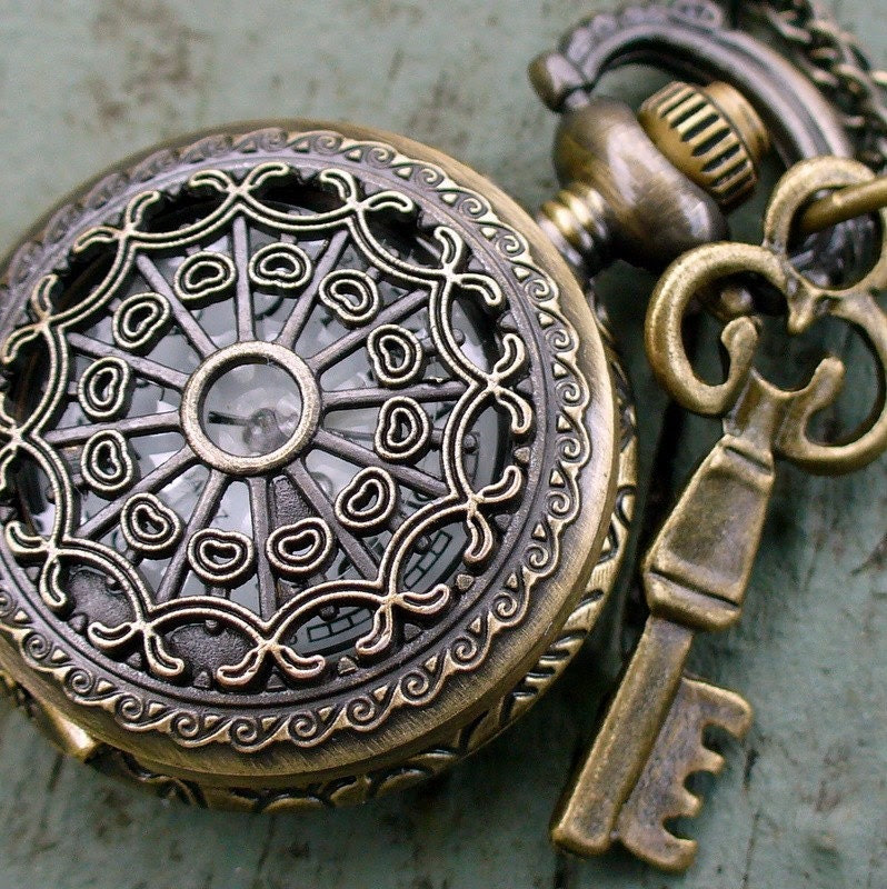 Steampunk pocket watch Necklace key pirate Victorian locket pendant charm Tiny SPIDER QUEEN KEY Necklace - UmbrellaLaboratory