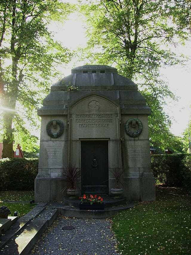 Solna, Axel John familjegrav.JPG