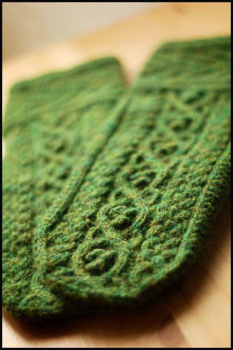 Druid Mittens (by b r o o k l y n t w e e d) Druid Mittens (by b r o o k l y n t w e e d)