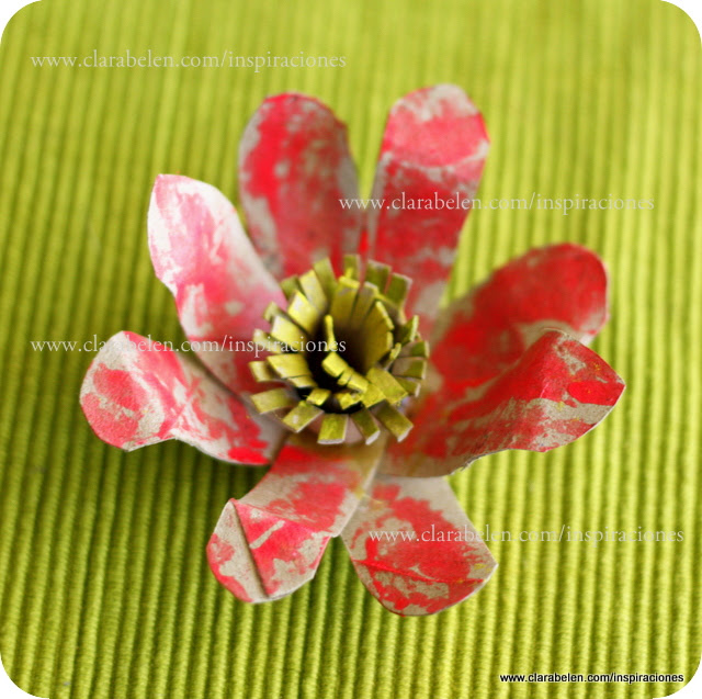 Manualidades: Rápida flor de loto con hechas con rollos de papel higiénico