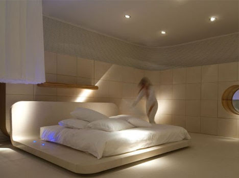 Beds in Bedrooms: 10 Furniture Pictures Set in Real Spa