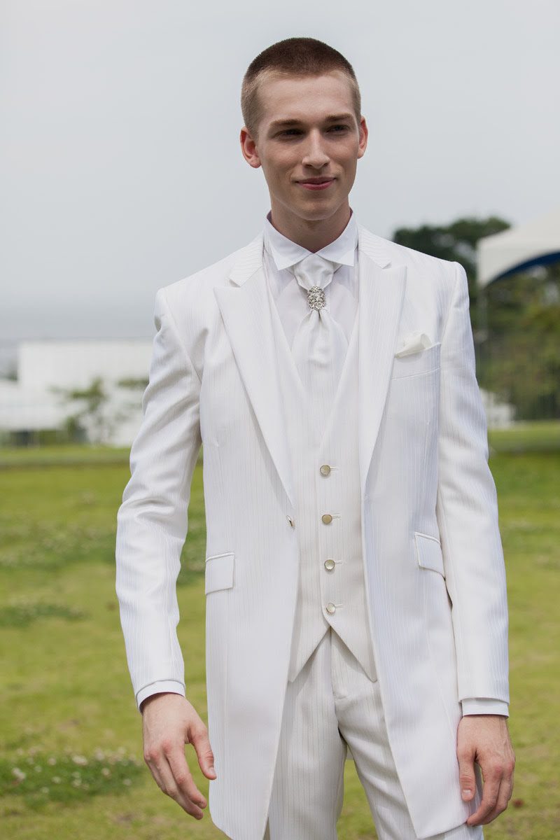 結婚式 服 英語 ホワイトタキシード